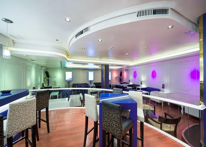 巴塞罗卡门格拉纳达酒店 酒店